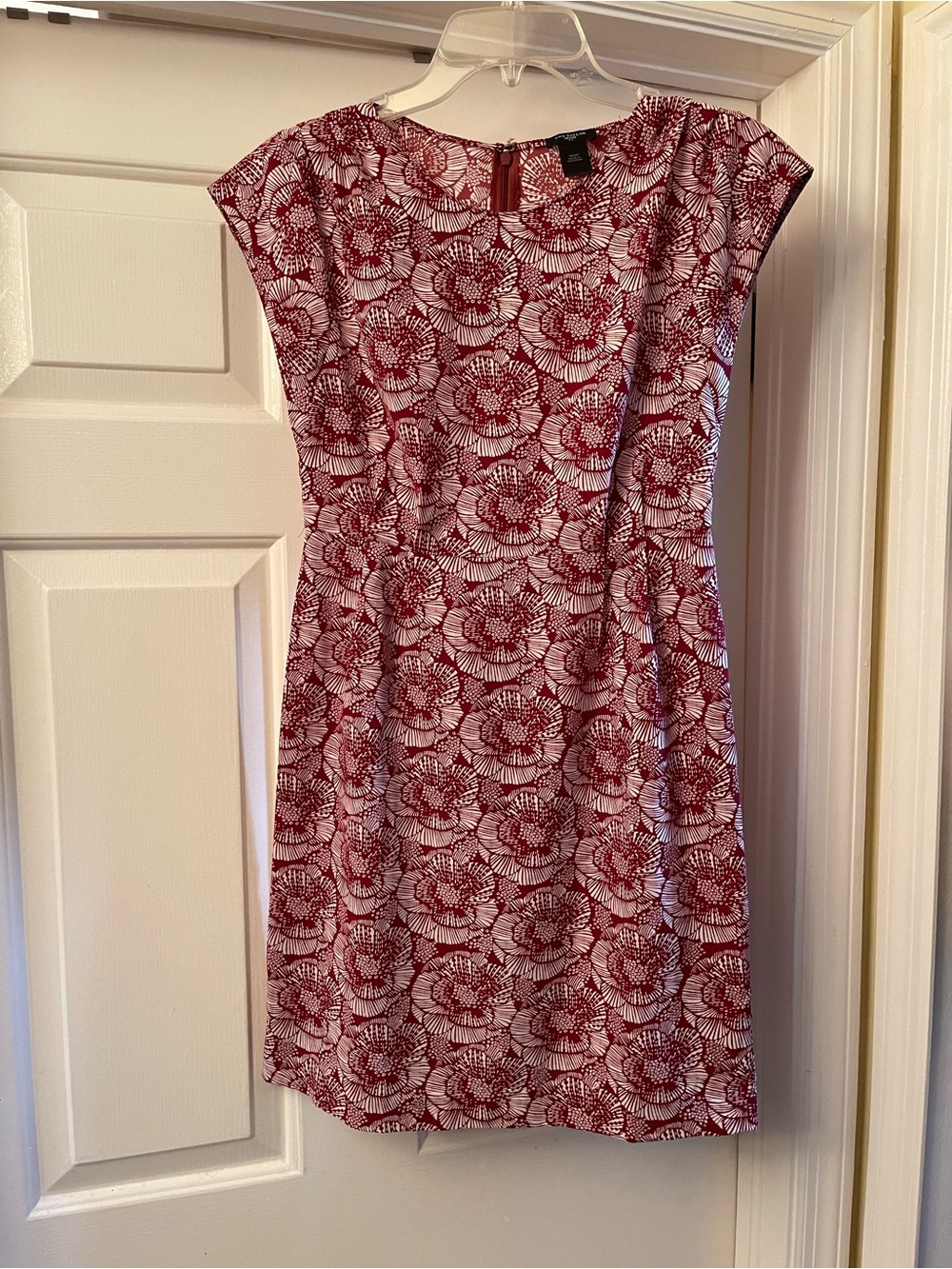 Ann Taylor Petite Red and White Floral Cap-Sleeve Sheath Dress